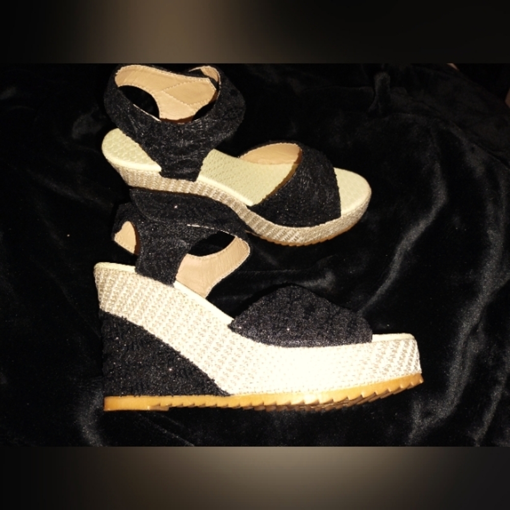 Women's size 7 wedges